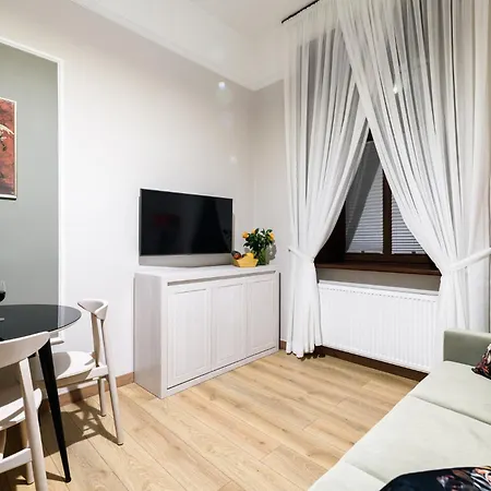 Old Town Ac Apartments Main Raiway Station Krakow Exterior photo