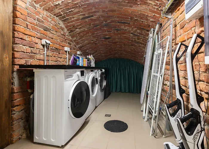 Old Town Ac Apartments Main Raiway Station