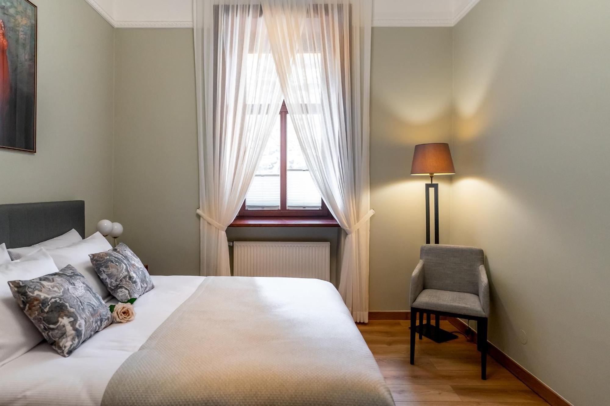 Old Town Ac Main Raiway Station Apartment *