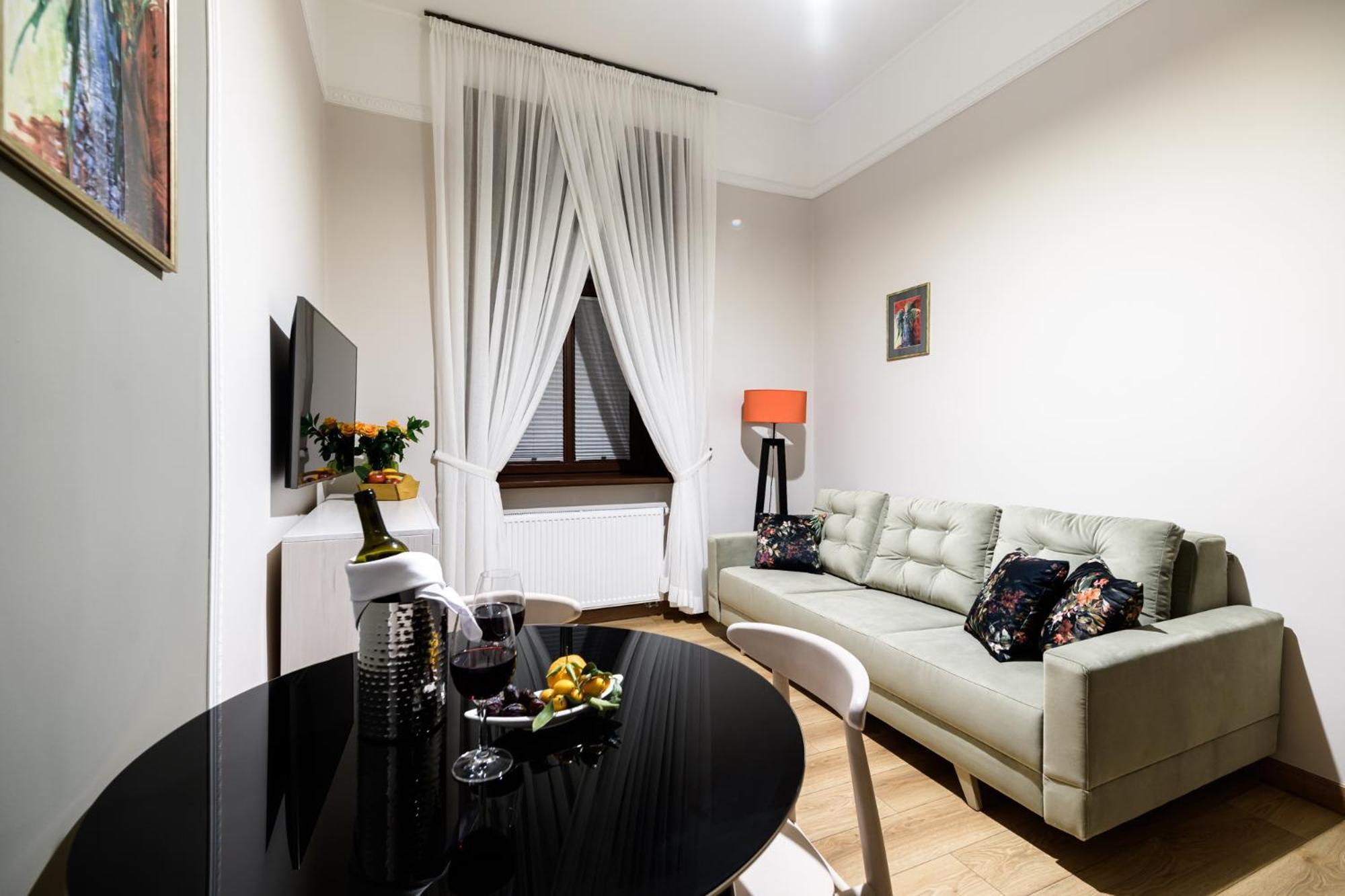 Old Town Ac Main Raiway Station Apartment *