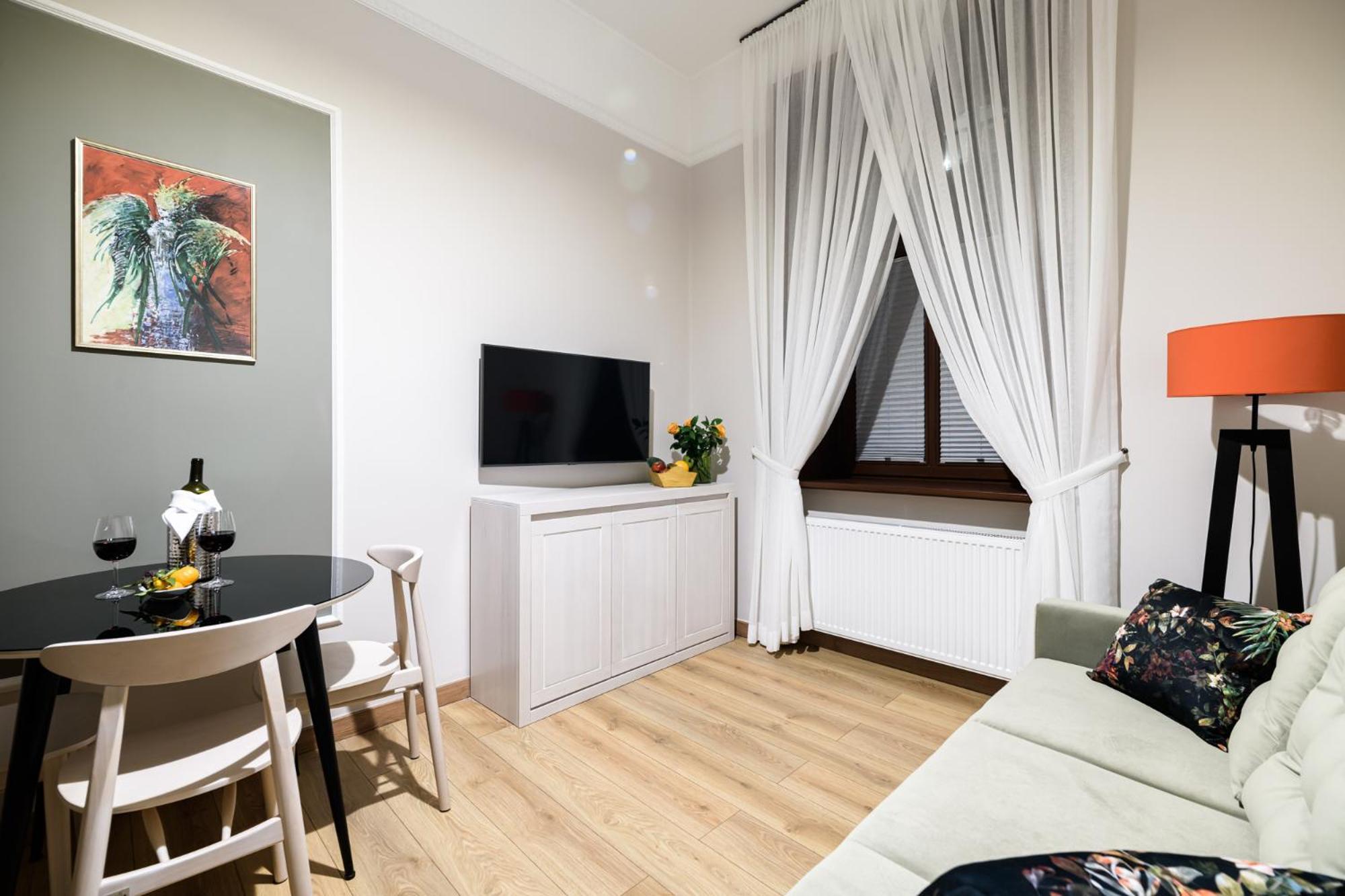 Old Town Ac Main Raiway Station Apartment